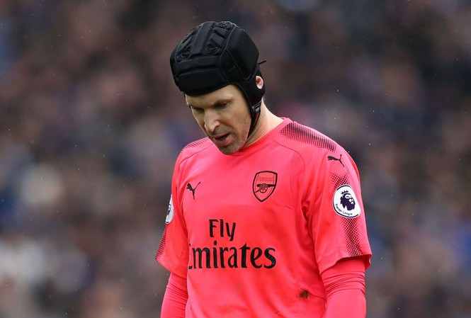 HLV Wenger giải thích lý do gạch tên thủ thành Petr Cech Thủ thành Petr Cech bất ngờ vắng mặt trọng trận đấu giữa Arsenal và Stoke City.