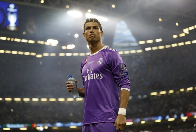 Tái đấu Juventus, HLV Zidane 'cất' Ronaldo Ronaldo sẽ dự bị khi Real Madrid tái đấu Juventus.