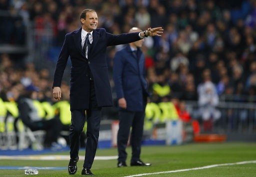 HLV Juventus nói gì khi bị Real loại đau đớn? HLV Allegri tức giận khi trọng tài cho Real Madrid hưởng penalty phút bù giờ.