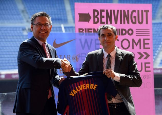 Chủ tịch Barca bất ngờ lên tiếng về tương lai HLV Valverde Chủ tịch Josep Maria Bartomeu đảm bảo tương lai cho HLV Ernesto Valverde.