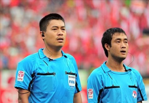 Bản tin thể thao: Cựu 'Còi vàng' chê trọng tài nhát Trọng tài Nguyễn Hiền Triết sẽ bắt chính trận Hà Nội - HAGL.