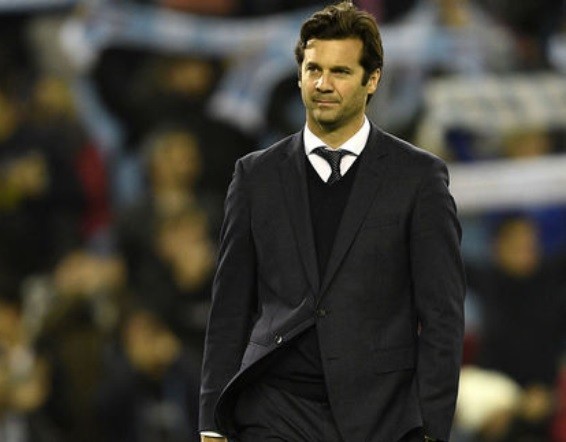 Chủ tịch Real tưởng thưởng cho HLV Solari? HLV Santiago Solari.