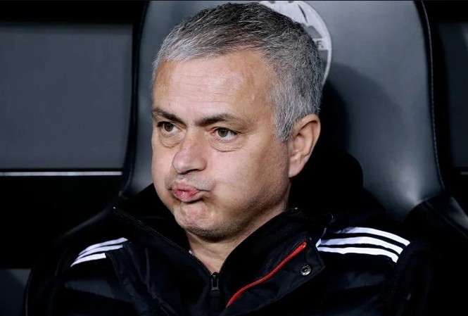 Mourinho đe dọa vị trí của HLV vừa đánh bại M.U HLV Jose Mourinho, PSG, HLV Thomas Tuchel, M.U, vòng knock-out Champions League, Ligue 1
