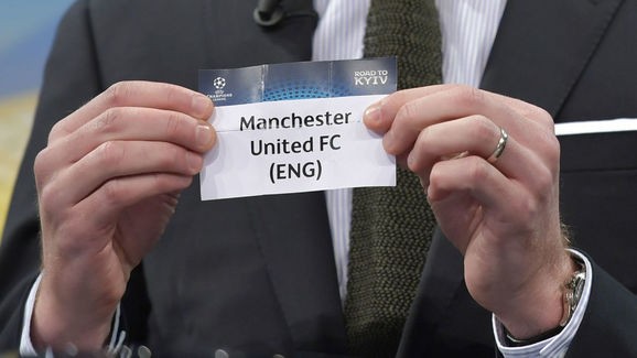 UEFA 'xử ép' M.U tại tứ kết Champions League? M.U sẽ chịu thiệt so với Man City nếu bốc được thăm đá cùng ngày ở sân nhà.