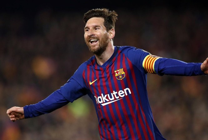 Ronaldo bị loại sớm, Messi giành giải 'tiền đạo hay nhất thế giới' Messi thắng trong cuộc bầu chọn "tiền đạo hay nhất thế giới" do Goal tổ chức.