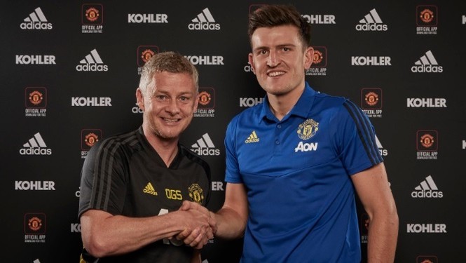 Sở hữu tới 14 hậu vệ, nội bộ M.U tiềm ẩn 'cơn bão'? HLV Solskjaer và tân binh Maguire