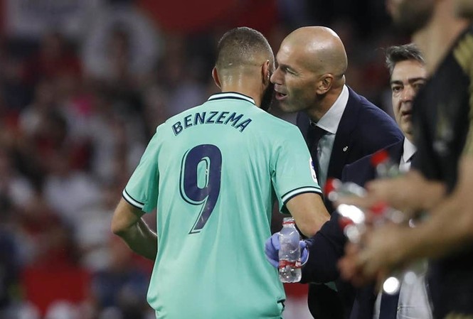 Real thắng Sevilla, HLV Zidane cảm ơn học trò đồng hương HLV Zinedine Zidane cảm ơn Karim Benzema.