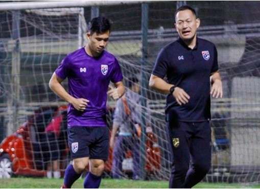 Supachok chấn thương, HLV Nishino và U23 Thái Lan bất an Supachok Sarachat vẫn đang phải điều trị chấn thương.