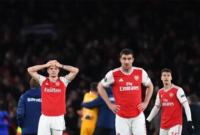 Thua Olympiacos, Arsenal lập kỷ lục tệ hại Arsenal gục ngã cay đắng trước Olympiacos.