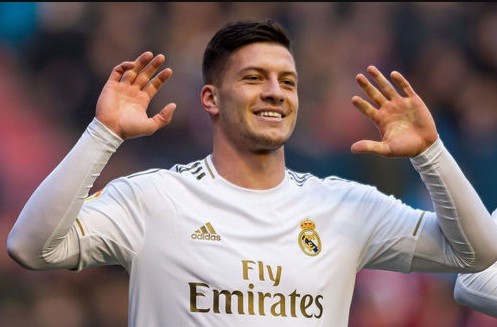 'Bom tấn' Real trốn cách ly Covid-19, tiệc tùng tại quê nhà? Luka Jovic bị chỉ trích vì trốn cách ly và đi dự tiệc sinh nhật bạn gái.