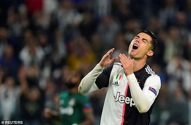 Ronaldo không trở thành đồng đội của Neymar vì... COVID-19 Cristiano Ronaldo từng có ý định rời Juventus để gia nhập PSG.