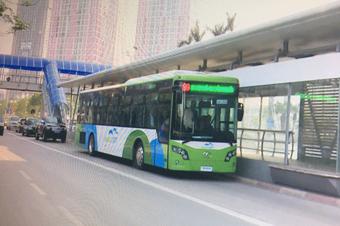 Hà Nội 'siết' an ninh, an toàn giao thông phục vụ buýt nhanh BRT Buýt nhanh (BRT) với sức chứa 90 hành khách/lượt và tần suất hoạt động từ 3 đến 5 phút mỗi chuyến