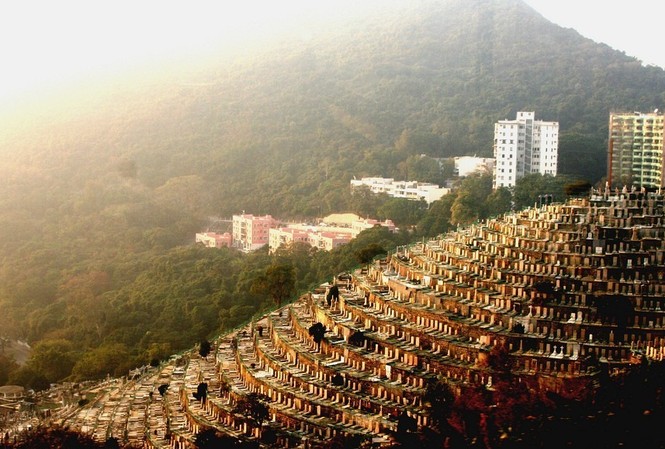 Những nghĩa trang đồ sộ vươn cao như những tòa cao ốc Tháp nghĩa trang ở Hongkong