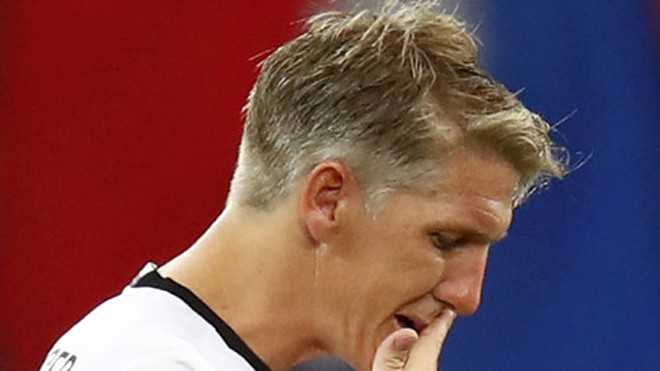HLV Mourinho chính thức lên tiếng về Schweinsteiger Schweinsteiger vẫn chưa đưa ra quyết định đi hay ở lại Man Utd. Ảnh: Reuters.