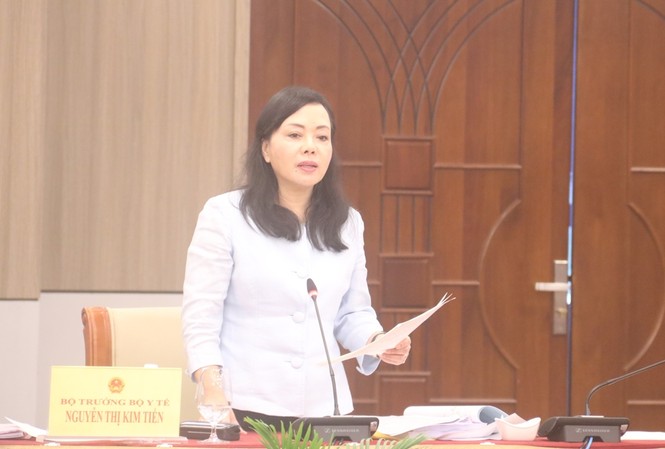 ĐBQH tranh cãi 'nảy lửa' về Luật phòng chống tác hại rượu, bia Bộ trưởng Bộ y tế Nguyễn Thị Kim Tiến giải trình các ý kiến của các đại biểu. Ảnh: Nguyễn Thành