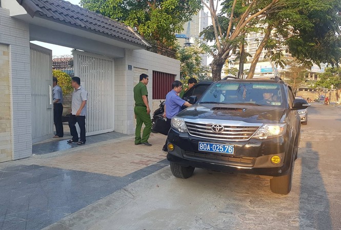 Thêm 2 cựu lãnh đạo Đà Nẵng liên quan đến Vũ 'nhôm' bị khởi tố Cơ quan chức năng khám xét nhà ông Nguyễn Thanh Sang tại số 21 đường Nguyễn Hữu Thông (quận Sơn Trà, TP Đà Nẵng). Ảnh CT