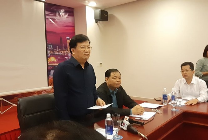 Phó Thủ tướng Trịnh Đình Dũng: Nhiệm vụ phòng chống bão số 9 hết sức khẩn cấp Phó thủ tướng Trịnh Đình Dũng họp Ban chỉ đạo tiền phương ứng phó với bão số 9.