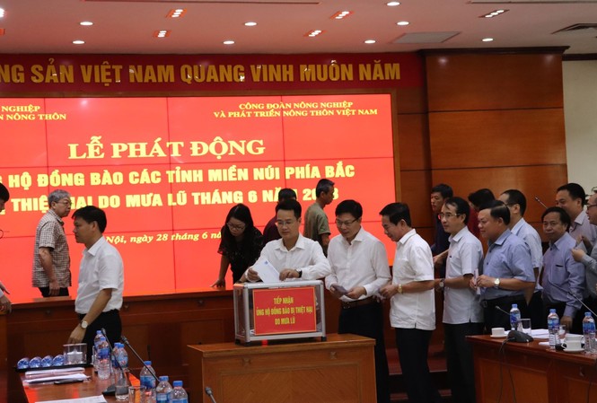 33 người chết và mất tích do mưa lũ, sạt lở đất Bộ NN&PTNT phát động ủng hộ bà con vùng lũ, sạt lở miền núi phía Bắc