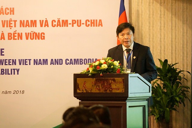 Việt Nam và Campuchia đối thoại về đảm bảo nguồn gỗ hợp pháp Ông Phạm Văn Điển, Phó Tổng cục trưởng Tổng cục Lâm nghiệp (Bộ NN&PTNT) tại buổi đối thoại.