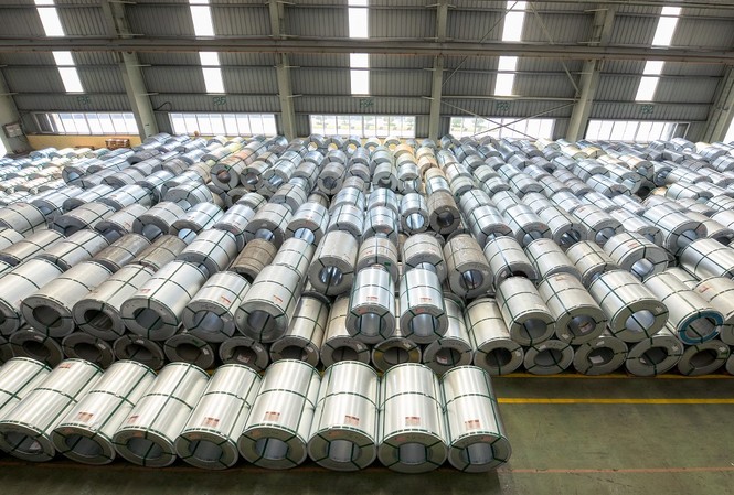 Vì sao Hoa Sen không bị áp thuế chống lẩn tránh trên 456% của Mỹ? Theo Quyết định cuối cùng của Bộ Thương mại Mỹ (DOC), Tập đoàn Hoa Sen không thuộc danh sách các doanh nghiệp bị áp thuế chống lẩn tránh (tới mức 456,2%).