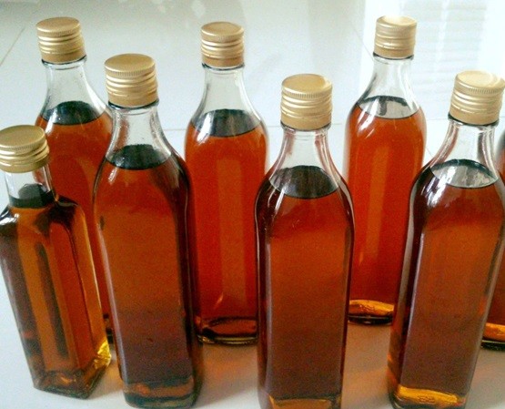 Doanh nghiệp dùng hóa chất tẩy rửa công nghiệp làm nước mắm Ít ai ngờ,những chai gọi là nước chấm, nước mắm thế này được làm từ hóa chất tẩy rửa công nghiệp