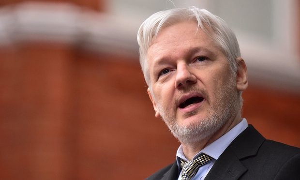 WikiLeaks 'bóc mẽ' bà Hillary Clinton Ông trùm WikiLeaks Julian Assange