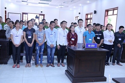 20 đối tượng gây rối trật tự công cộng tại Đồng Nai hầu toà 20 bị cáo ra tòa về hành vi Gây rối trật tự công cộng