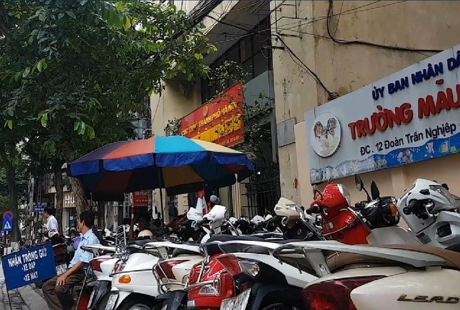 Các bên nói gì về dấu hiệu thất thu thuế trước cổng chi cục thuế? Điểm trông giữ xe của Cy Anh Duy cạnh Chi cục thuế quận Hai Bà Trưng