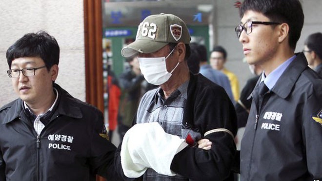 Thuyền trưởng và 3 thủy thủ phà Sewol có thể bị tử hình Thuyền trưởng Lee Joon-seok