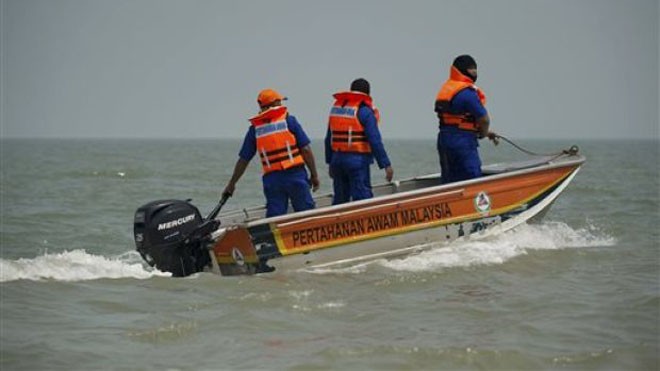Lại thêm tàu chìm ngoài khơi Malaysia, 9 người mất tích Lại thêm tàu chìm ngoài khơi Malaysia, 9 người mất tích