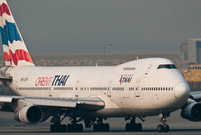 Máy bay đang tiếp liệu, hành khách đòi mở cửa hút thuốc Máy bay đang tiếp liệu, hành khách đòi mở cửa hút thuốc