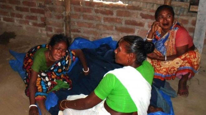 Phiến quân IS man rợn chặt đầu linh mục ở Bangladesh Việc linh mục bị sát hại khiến người thân và bạn bè đều sốc. Ảnh: BBC