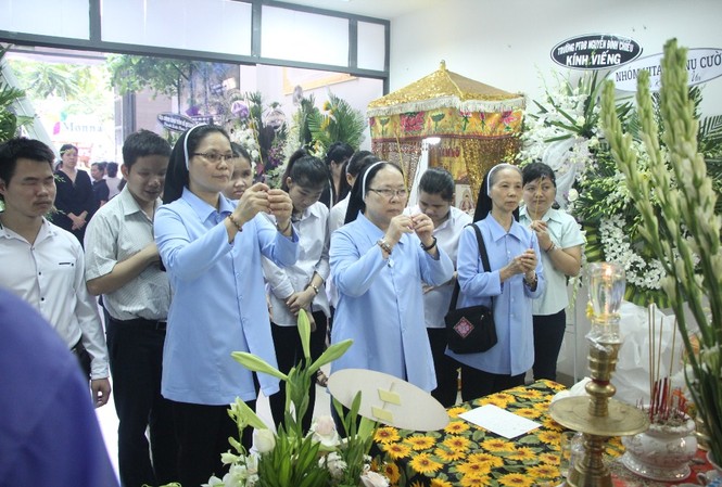 Người khiếm thị đến 'Thư viện sách nói' tưởng nhớ chị Hướng Dương Người khiếm thị đến 'Thư viện sách nói' tưởng nhớ chị Hướng Dương