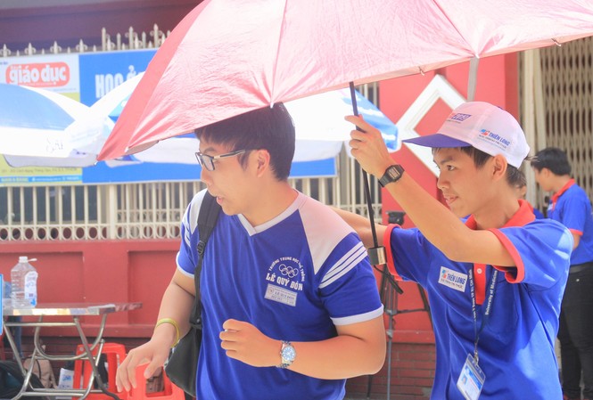 ‘Vượt nắng, thắng mưa’ tiếp sức sĩ tử những ngày thi ‘Vượt nắng, thắng mưa’ tiếp sức sĩ tử những ngày thi