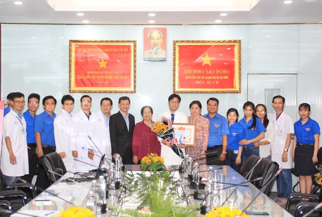 Trao giải thưởng Phạm Ngọc Thạch cho 28 y bác sĩ trẻ TPHCM Trao giải thưởng Phạm Ngọc Thạch cho 28 y bác sĩ trẻ TPHCM