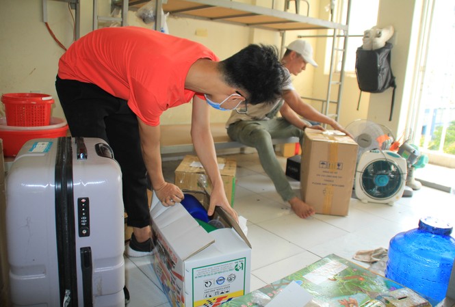 Tình nguyện viên ở Ký túc xá làm nơi cách ly Tình nguyện viên ở Ký túc xá làm nơi cách ly