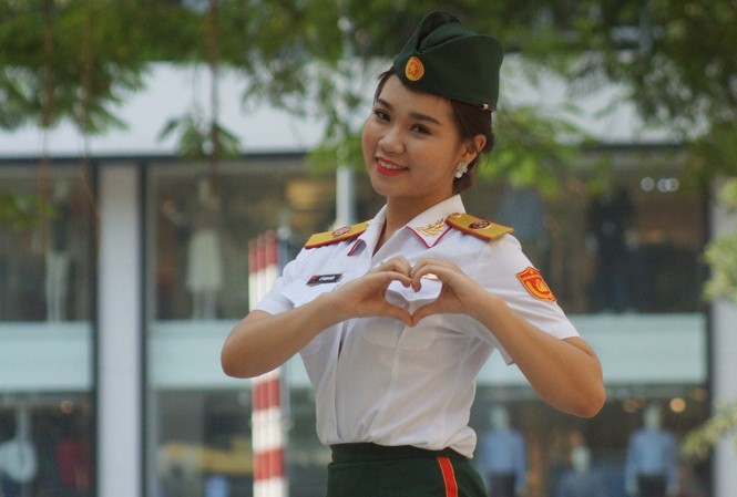 Nhan sắc bóng hồng trẻ nhất dự Đại hội Đoàn toàn quân Ảnh: Nguyễn Minh