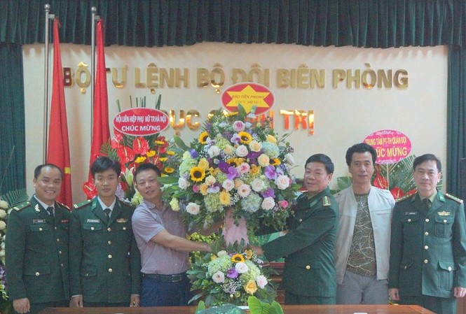Báo Tiền Phong chúc mừng 60 năm Ngày truyền thống Bộ đội Biên phòng Đoàn đại biểu Báo Tiền Phong chúc mừng Cục Chính trị Bộ đội Biên phòng, chiều 1/3