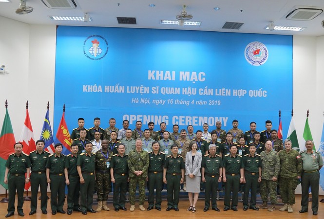 Huấn luyện sỹ quan hậu cần Liên hợp quốc tại Việt Nam Các đại biểu tham dự khai mạc khóa huấn luyện