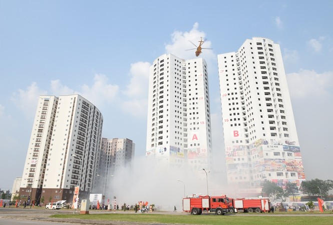 Hà Nội diễn tập phòng thủ dân sự, ứng phó sự cố hóa chất độc hại Cuộc diễn tập có sự tham gia của nhiều lực lượng