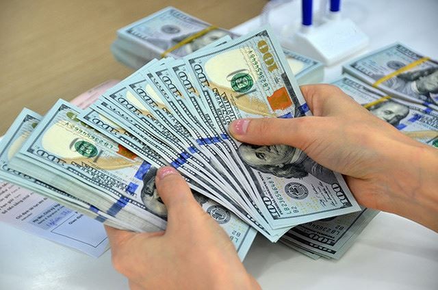 Giá USD bất ngờ tăng vọt Giá bán USD tăng vọt. ảnh minh hoạ