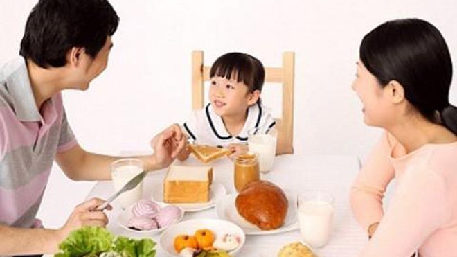 Giải pháp có bữa ăn sáng nhanh Niềm vui khi dùng bữa sáng cùng gia đình (Nguồn Internet)