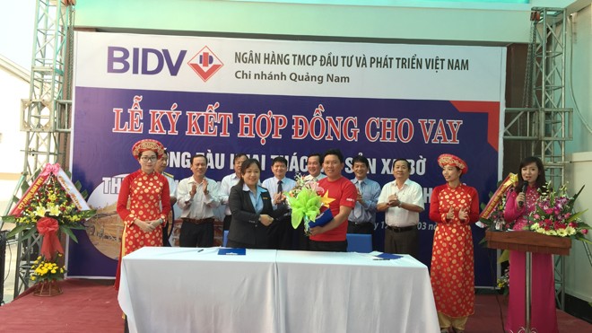 Ngư dân đầu tiên tại Quảng Nam được vay vốn đóng tàu vỏ thép Ngư dân đầu tiên tại Quảng Nam được vay vốn đóng tàu vỏ thép