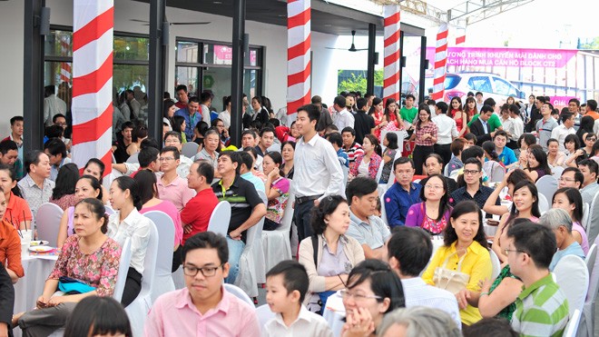 Vivaland tri ân khách hàng đã mua First Home Premium quận 9 Khách hàng tham dự chương trình tri ân Block 1 và giới thiệu Block 2 do Vivaland tổ chức