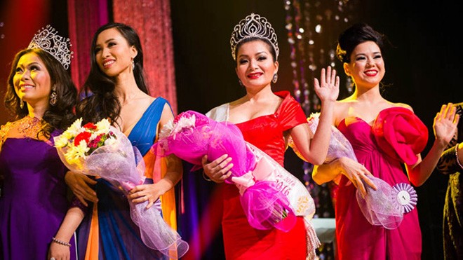 Á hậu Hoàng My & trái tim nuôi dưỡng lòng nhân ái của người Việt Hoàng My trong giờ phút đăng quang