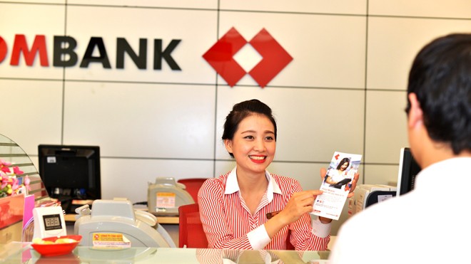 Techcombank – Niềm tin tạo dựng từ sự thấu hiểu CBNV Ngân hàng luôn coi khách hàng là người thân để tận tâm hỗ trợ.
