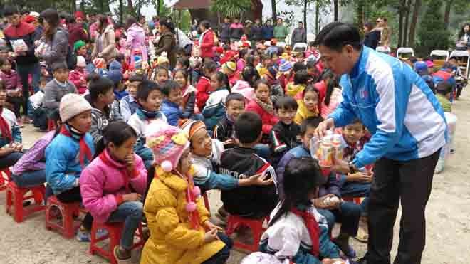 Chương trình tình nguyện mùa Đông 2016 và Xuân 2017 Chương trình tình nguyện mùa Đông 2016 và Xuân 2017