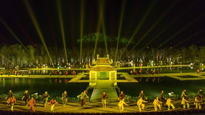 500 tỷ đồng đầu tư cho sân khấu thực cảnh lớn nhất Việt Nam Khu biểu diễn thực cảnh 1.75 hecta, bao gồm sảnh đón tiếp, bảo tàng rối nước, sân khấu chính và khán đài với sức chứa 2000 khán giả.