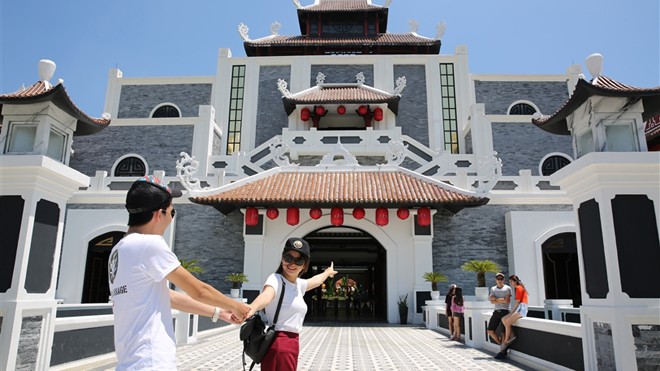 Asia Park ra mắt tàu lượn dạng treo lớn nhất Việt Nam Asia Park ra mắt tàu lượn dạng treo lớn nhất Việt Nam