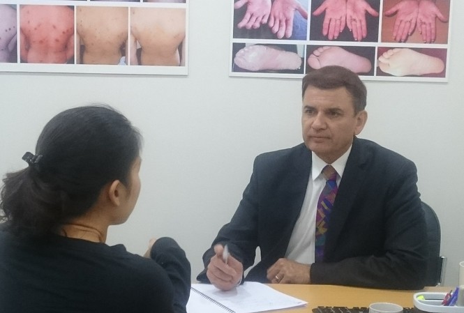 Cải thiện chất lượng cuộc sống ở bệnh nhân vảy nến Giáo sư Tiến sĩ Michael Tirant tư vấn miễn phí cho bệnh nhân vẩy nến.